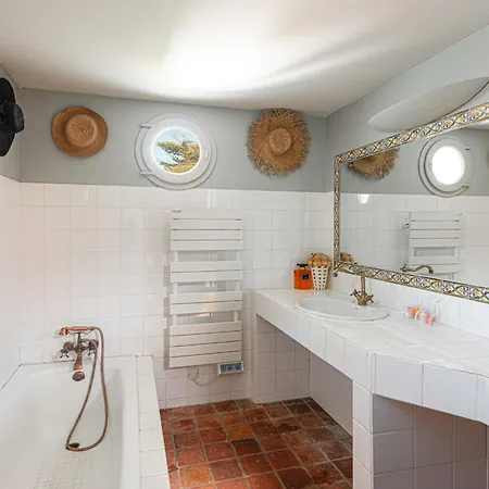Galerna -keyweek House With Heated Swimming Pool Holiday home *