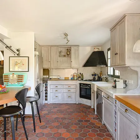 Holiday home Galerna -keyweek House With Heated Swimming Pool Biarritz